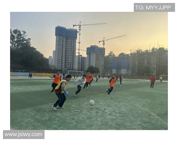 舞动绿茵场:探索跳舞与足球结合的球星风采与魅力